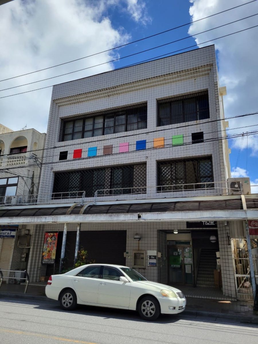 line_1066148876851901